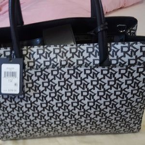 Dkny purse